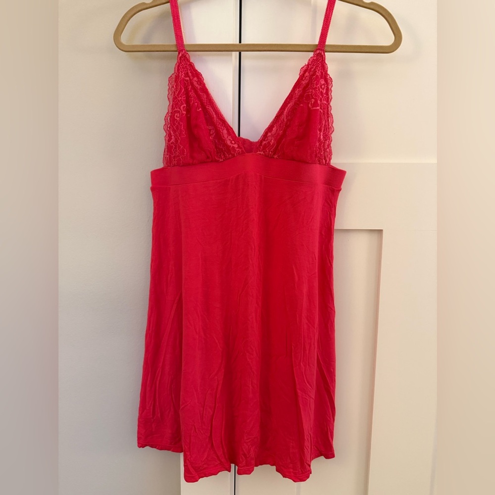 Jezebel Hot Pink Babydoll Chemise Lace Keyhole Back Adjustable Straps L NWOT